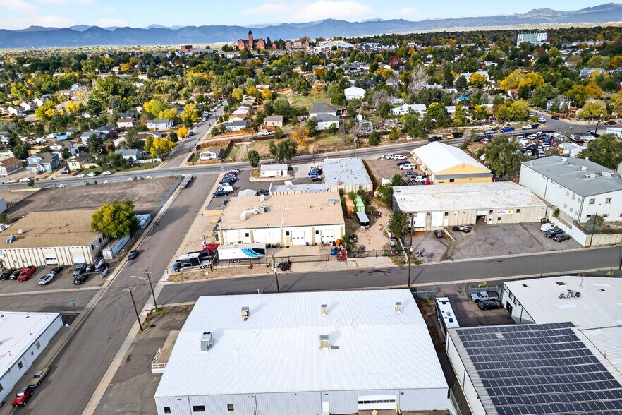 2261 W Cornell Ave, Englewood, CO à louer - Photo du bâtiment - Image 2 de 8