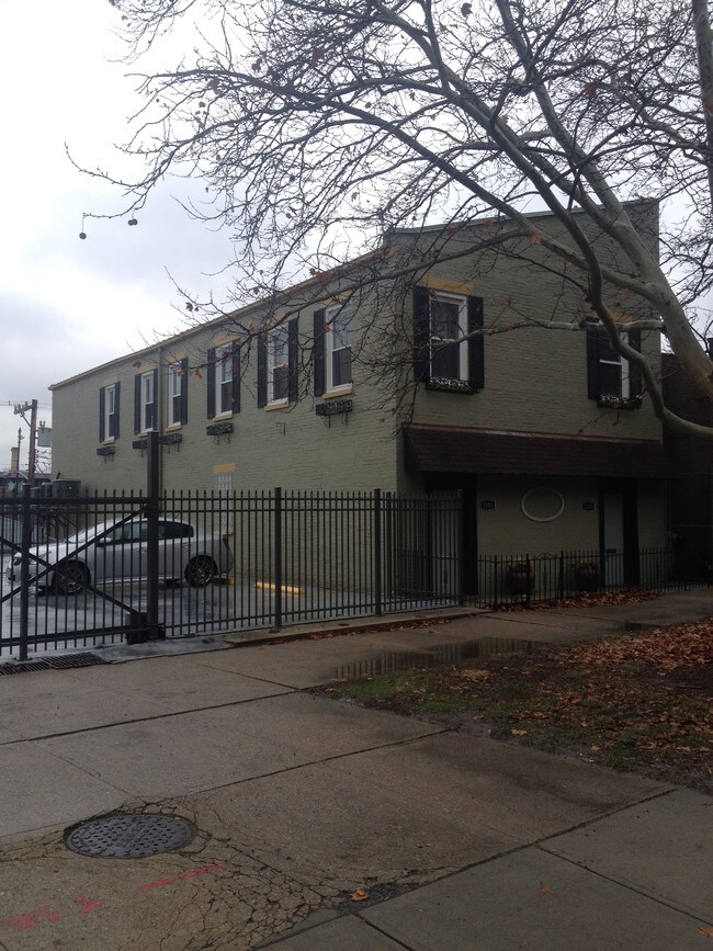 Plus de détails pour 2181 Central Pky, Cincinnati, OH - Bureau à louer