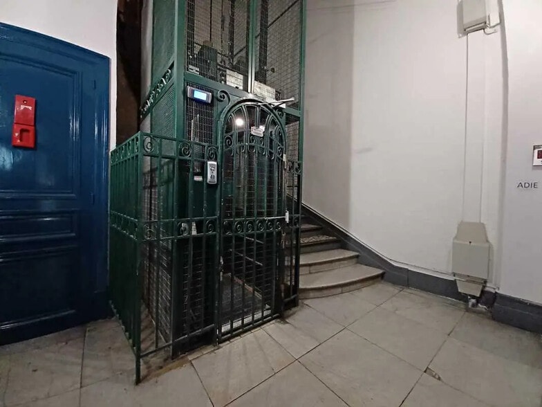 29 Boulevard D'Athenes, Marseille for lease - Lobby - Image 3 of 8