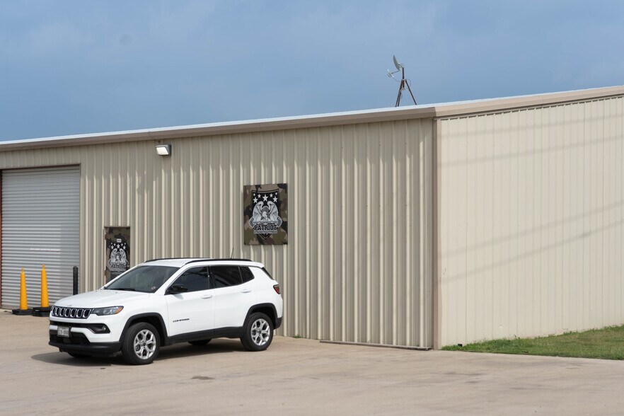 681 Eastgate Rd, Midlothian, TX for lease - Building Photo - Image 3 of 8
