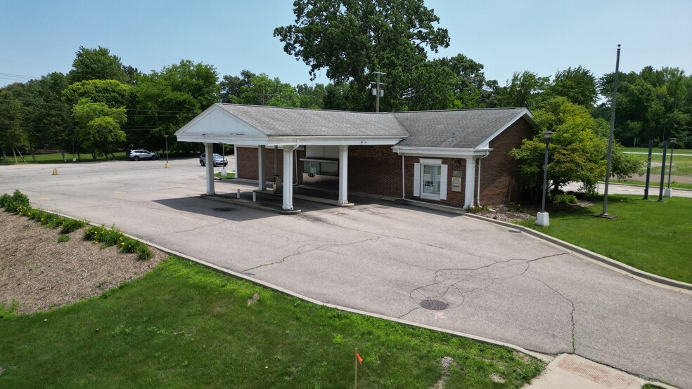 21333 Telegraph Rd, Brownstown Township, MI for lease - Building Photo - Image 2 of 13