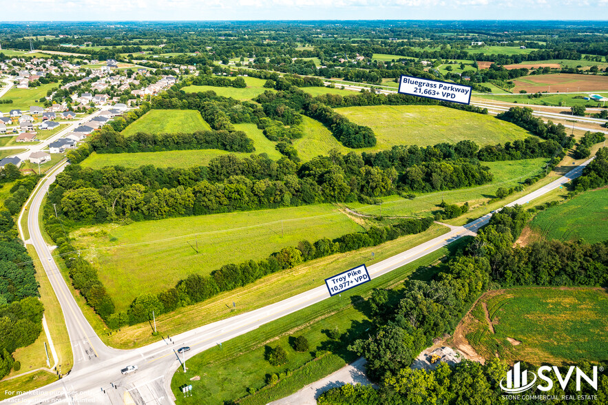 1740 Troy Pike, Versailles, KY à vendre - Photo du b timent - Image 3 de 4