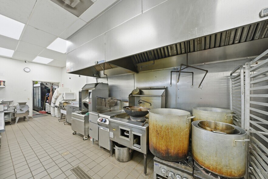 17961 Sky Park Cir, Irvine, CA à louer - Photo du bâtiment - Image 3 de 19