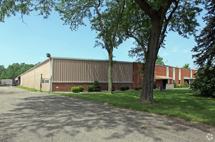 11380 Harrison Rd, Romulus, MI à vendre - Photo du bâtiment - Image 2 de 2