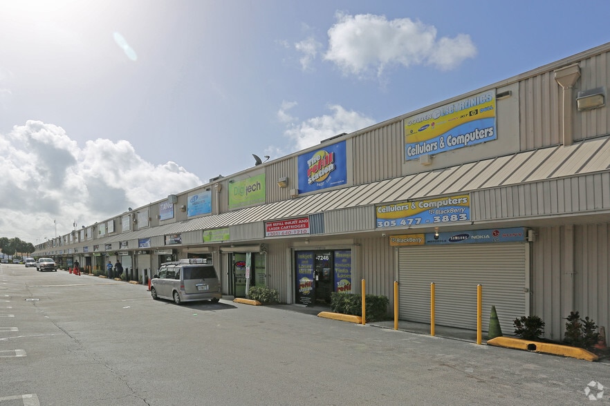7200-7256 NW 31st St, Miami, FL à louer - Photo du bâtiment - Image 1 de 5