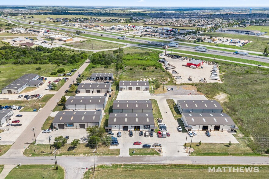 100 Don Currie Dr, Jarrell, TX à vendre - Photo du bâtiment - Image 2 de 3