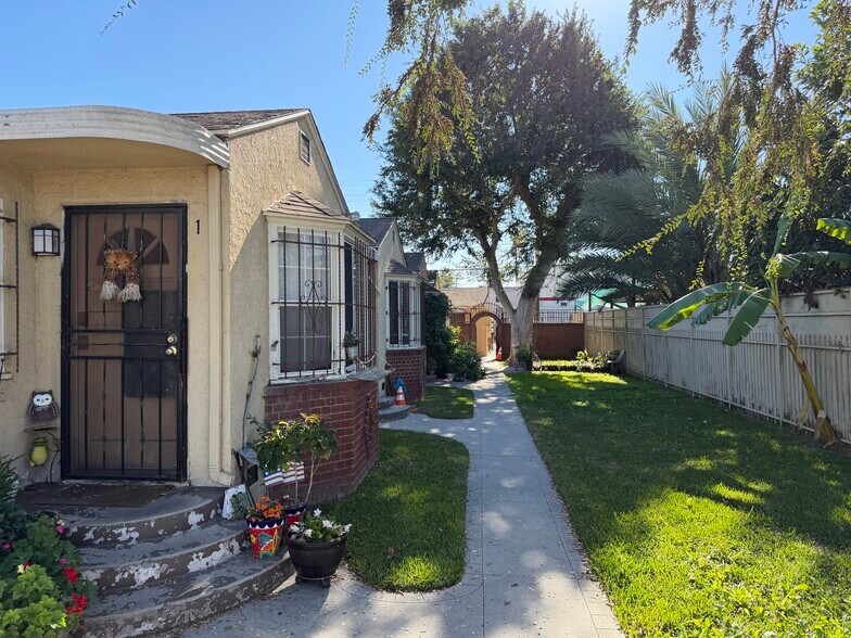 338 W Magnolia St, Compton, CA à vendre - Photo du bâtiment - Image 2 de 6