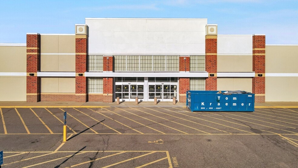 250 33rd Ave S, Saint Cloud, MN for lease - Building Photo - Image 1 of 18