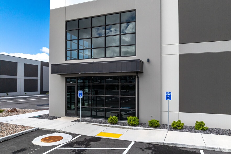 2119 S 1200 W, Woods Cross, UT for sale - Building Photo - Image 3 of 7