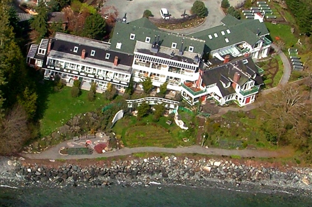 1528-1536 Whiffin Spit Rd, Sooke, BC à vendre Photo du bâtiment- Image 1 de 1