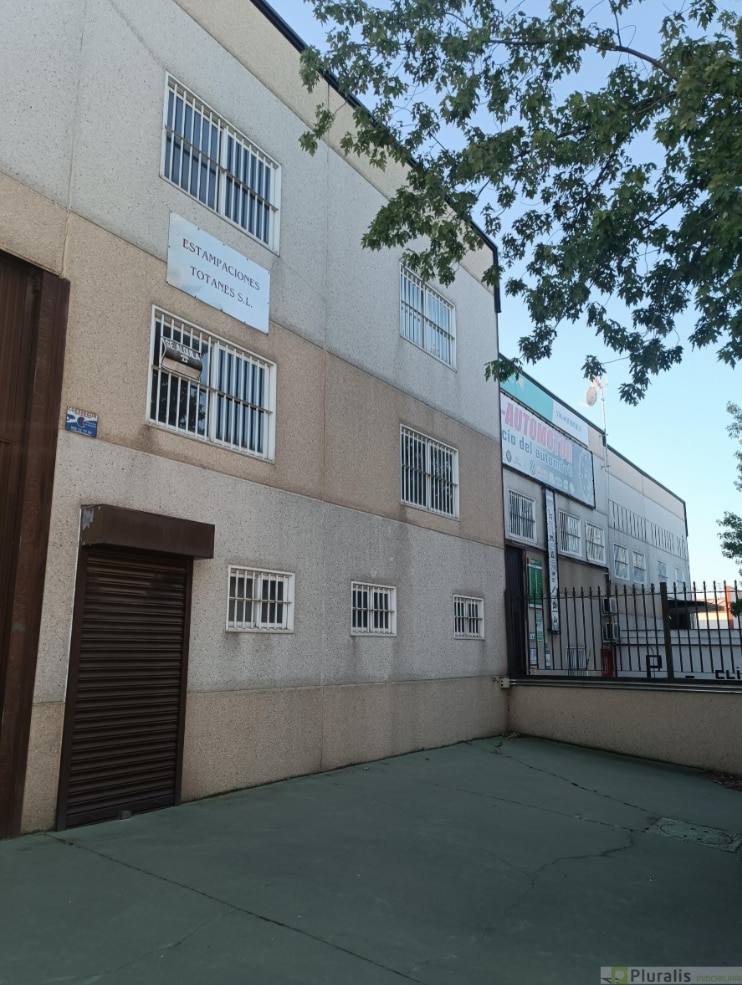 Industrial in Parla, Madrid for lease Primary Photo- Image 1 of 2