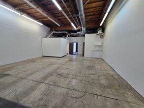 4564 Los Angeles Ave, Simi Valley, CA for lease Interior Photo- Image 2 of 5