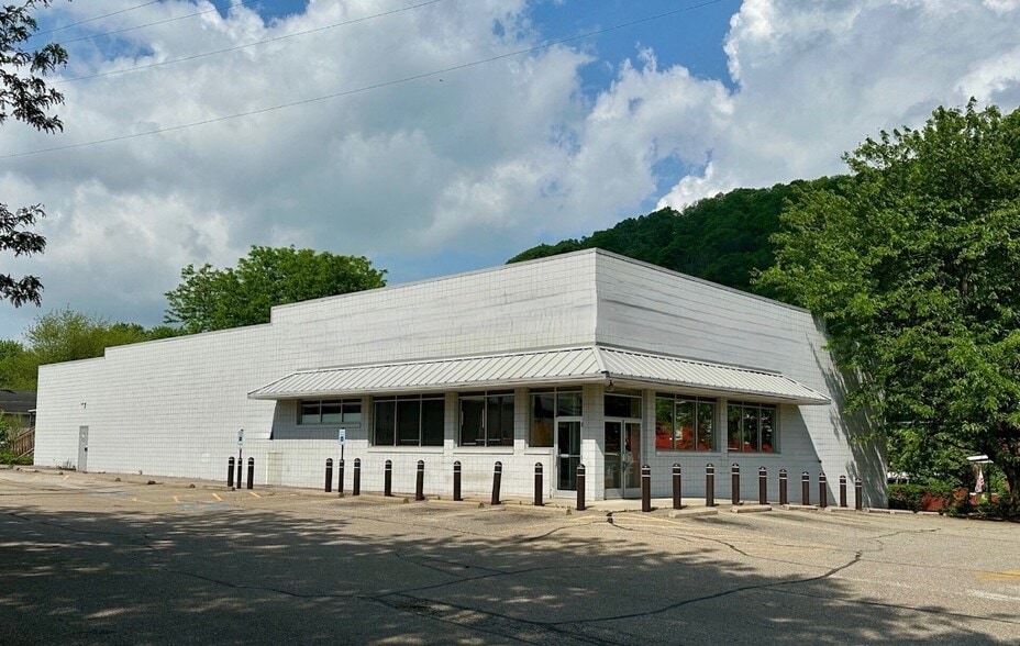 220 3rd St, Wellsville, OH for lease - Building Photo - Image 3 of 9