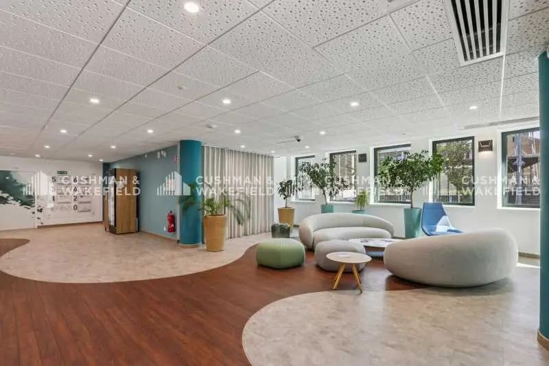 2 Quai Du Commerce, Lyon à louer - Hall d’entrée - Image 2 de 16