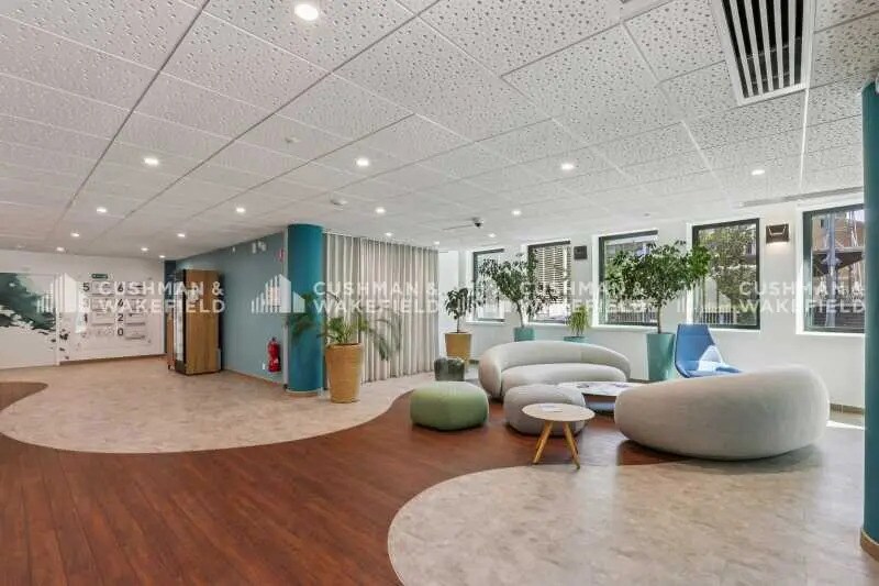 2 Quai Du Commerce, Lyon for lease - Lobby - Image 2 of 16