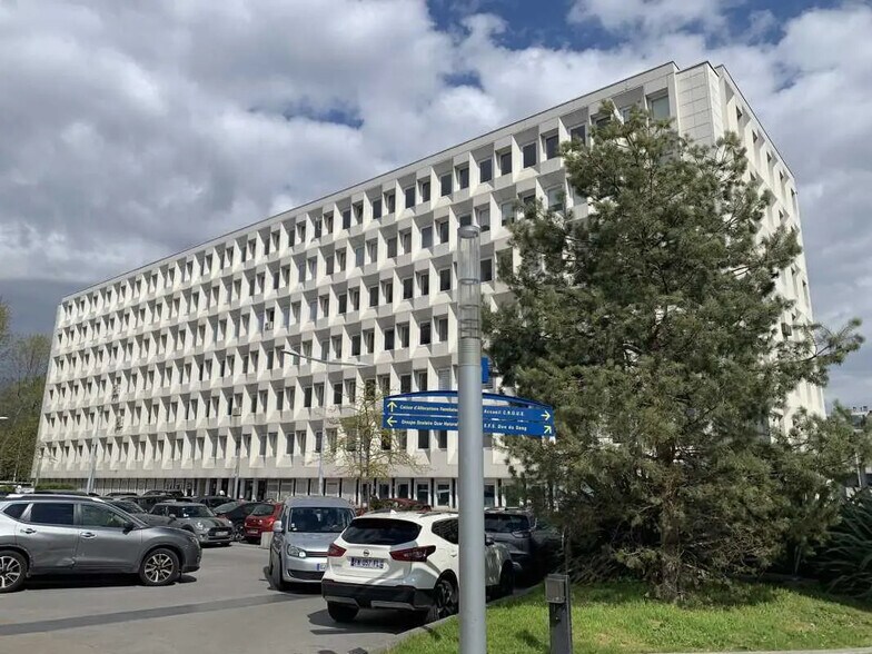 Bureau dans Créteil à louer - Photo du bâtiment - Image 1 de 5
