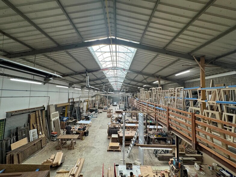 Industrial in Reims for sale - Interior Photo - Image 1 of 5