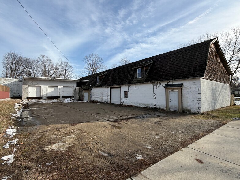 112 Mill St, Linden, MI à vendre - Photo du bâtiment - Image 3 de 23