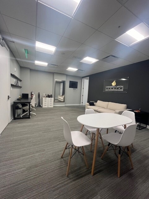 1695 NW 110th Ave, Miami, FL for lease Interior Photo- Image 1 of 4