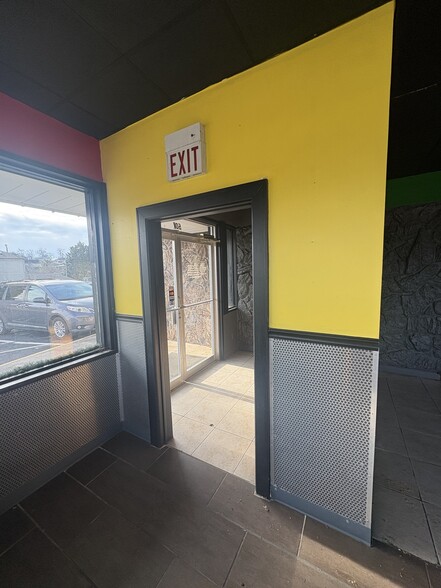 501 N Cusick St, Maryville, TN for lease - Building Photo - Image 3 of 6