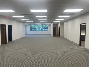 2777 W Danieldale Rd, Dallas, TX for lease Interior Photo- Image 2 of 2