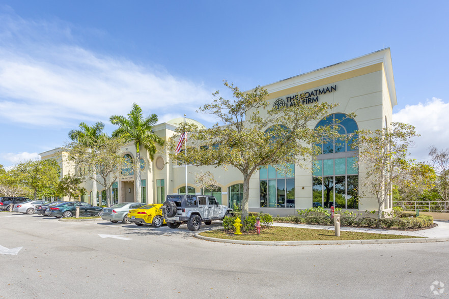 3021 N Airport Pulling Rd, Naples, FL for lease - Primary Photo - Image 1 of 5