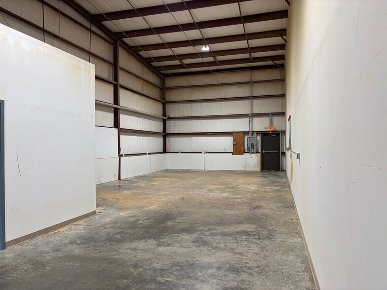 66 Fletcher Commercial Dr, Fletcher, NC for lease - Building Photo - Image 3 of 4