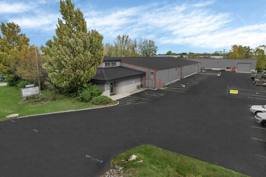 850 Kaderly Dr, Columbus, OH à louer - Photo du bâtiment - Image 2 de 17