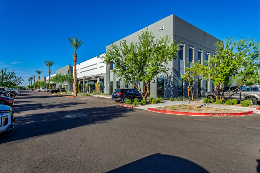 8953 E Starfire Ave, Mesa, AZ à louer - Photo du bâtiment - Image 2 de 53