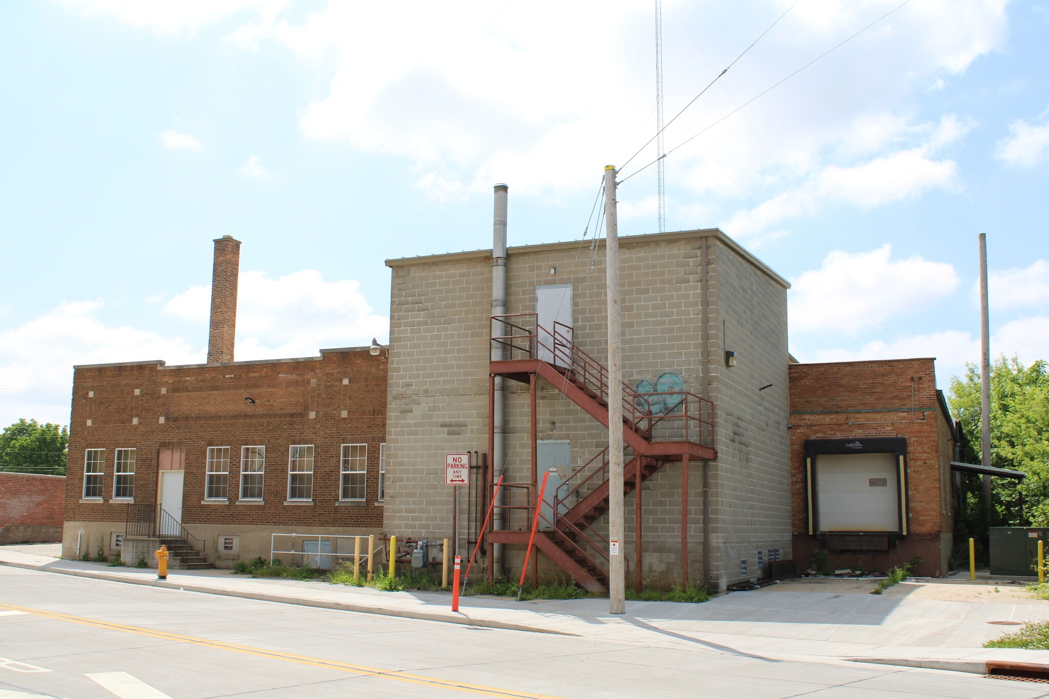 240 W Division St, Fond Du Lac, WI for sale Building Photo- Image 1 of 12
