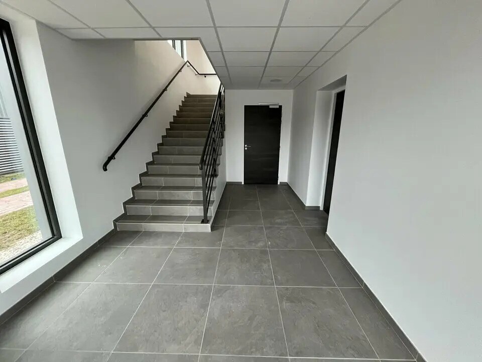 Flex in Courtry for sale Interior Photo- Image 1 of 9