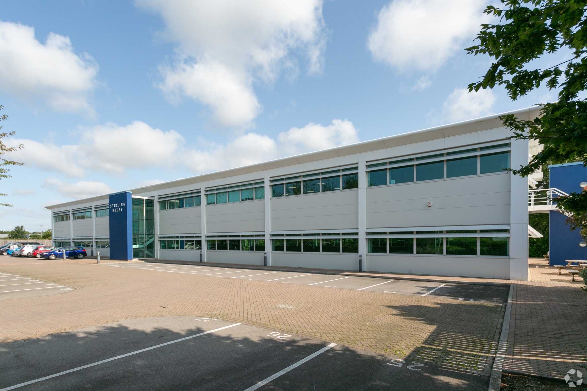Viscount Way, Swindon for lease Primary Photo- Image 1 of 6