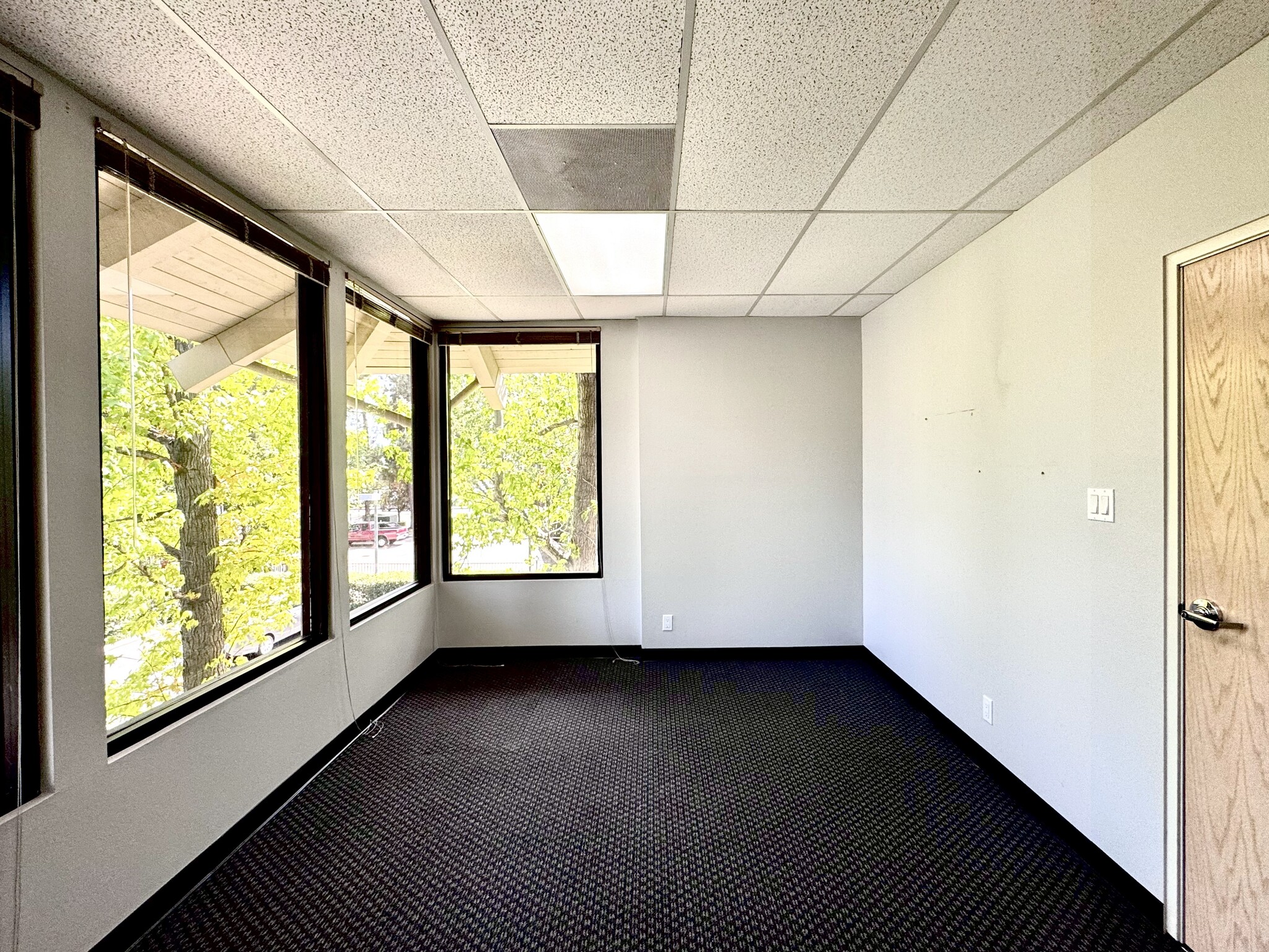 128 Auburn Ct, Westlake Village, CA for sale Interior Photo- Image 1 of 16