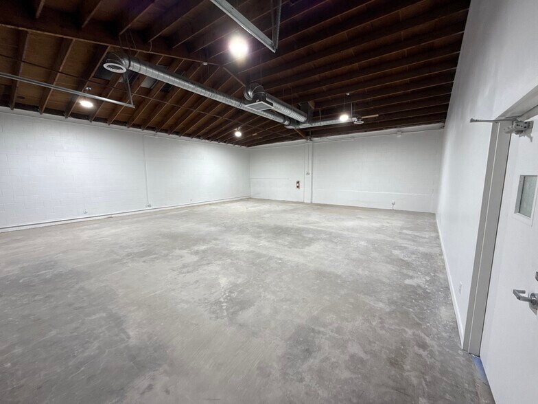 3601-3605 E 8th St, Los Angeles, CA à vendre - Photo du bâtiment - Image 2 de 21