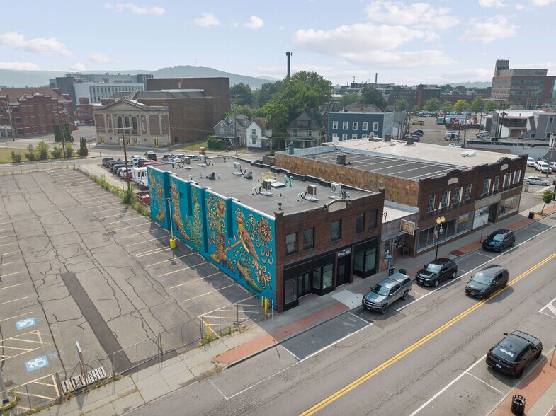 214-218 Main St, Johnson City, NY à louer - Photo du bâtiment - Image 2 de 16