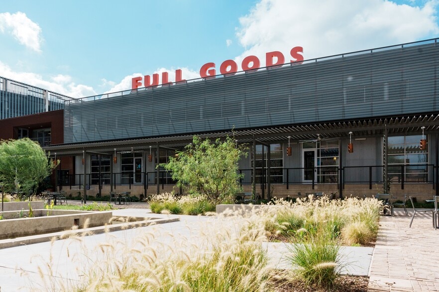 200 E Grayson St, San Antonio, TX for lease - Building Photo - Image 2 of 7