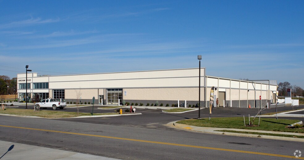 2000 Waterside Rd, Prince George, VA à vendre - Photo du bâtiment - Image 2 de 2