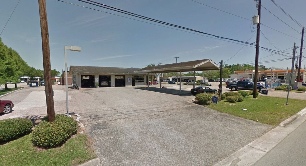 101 N Friendswood Dr, Friendswood, TX à louer - Photo du bâtiment - Image 2 de 5