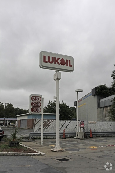 4350 Boston Post Rd, Pelham, NY for lease - Building Photo - Image 3 of 4