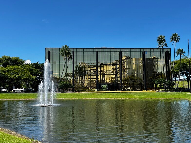 1800 S Australian Ave, West Palm Beach, FL for lease - Building Photo - Image 3 of 17