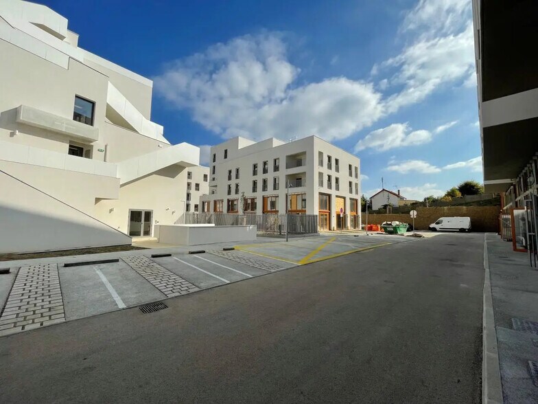 Flex dans Vitry-sur-Seine à louer - Photo du bâtiment - Image 1 de 4