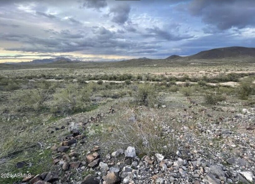 Elliot Rd, Tonopah, AZ à vendre - Photo du bâtiment - Image 2 de 11