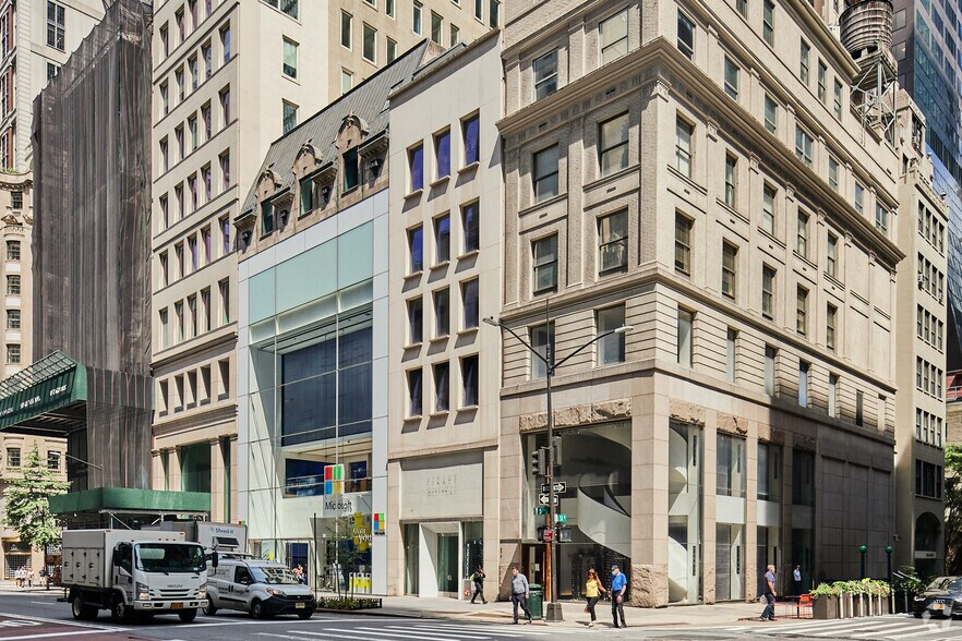 675-675 5th Ave, New York, NY à louer - Photo du bâtiment - Image 1 de 6