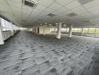 Plus de détails pour 10 Avenue De L'Entreprise, Cergy - Bureau à louer