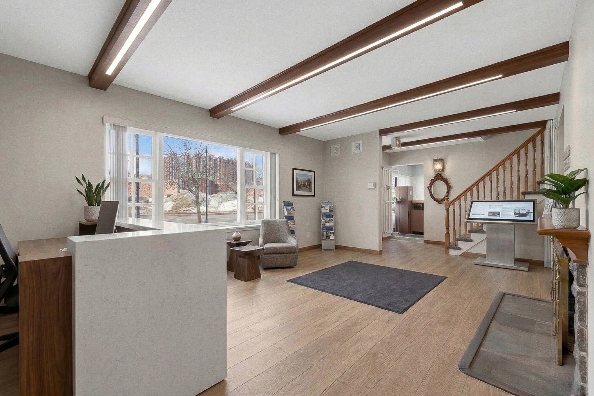 5870 Rue Sherbrooke E, Montréal, QC à louer Photo principale- Image 1 de 39