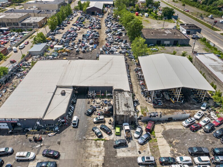11435 Schaefer Hwy, Detroit, MI à vendre - Photo du bâtiment - Image 2 de 53