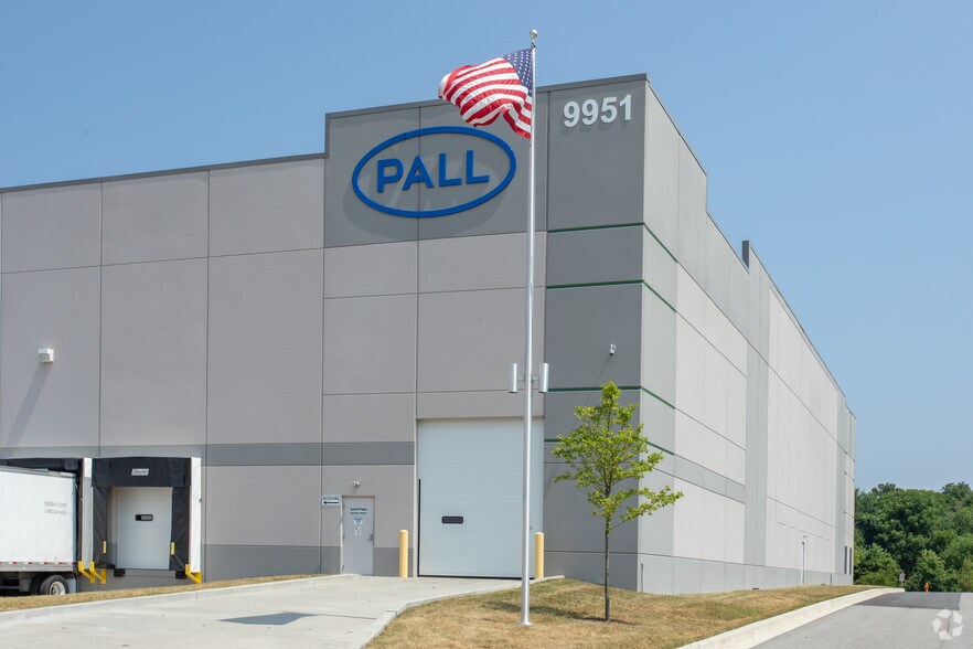 9951 Franklin Square Dr, Baltimore, MD à louer - Photo du bâtiment - Image 2 de 11