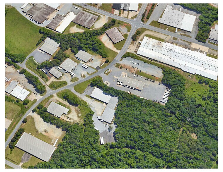 1205 Corporation Dr, Archdale, NC à louer - Photo du bâtiment - Image 2 de 8