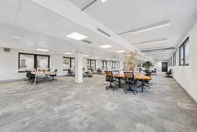 130 Rue Victor Hugo, Levallois-Perret for lease - Interior Photo - Image 3 of 14
