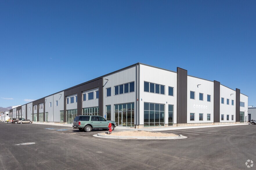 6580 S Airport Rd, West Jordan, UT à louer - Photo du bâtiment - Image 3 de 3